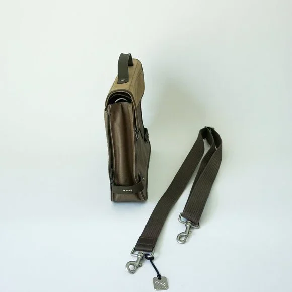 NWOT Skagen water resistant canvas messenger bag / briefcase - Picture 8 of 11